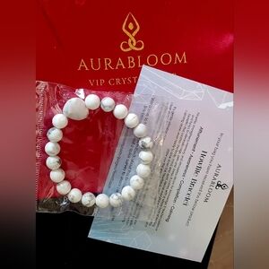 Aurabloom Howlite Stone Bracelet With Heart Stone.